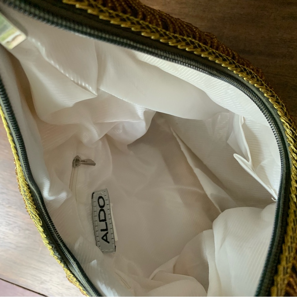 Vintage Embroidered Olive Green purse with Gold Beading. 11.5” wide. 13” high. - Picture 7 of 7